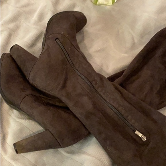 Over the knee fake suede boots - Picture 3 of 4